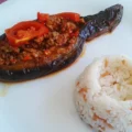 Karnıyarık (berenjenas rellenas con carne)