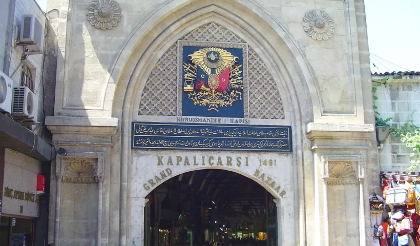 entrada al Gran Bazar de Estambul