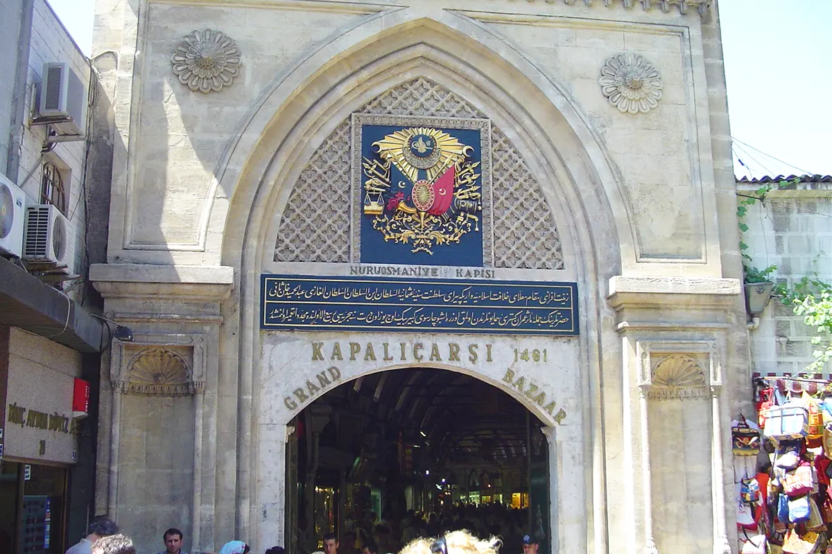 entrada al Gran Bazar de Estambul