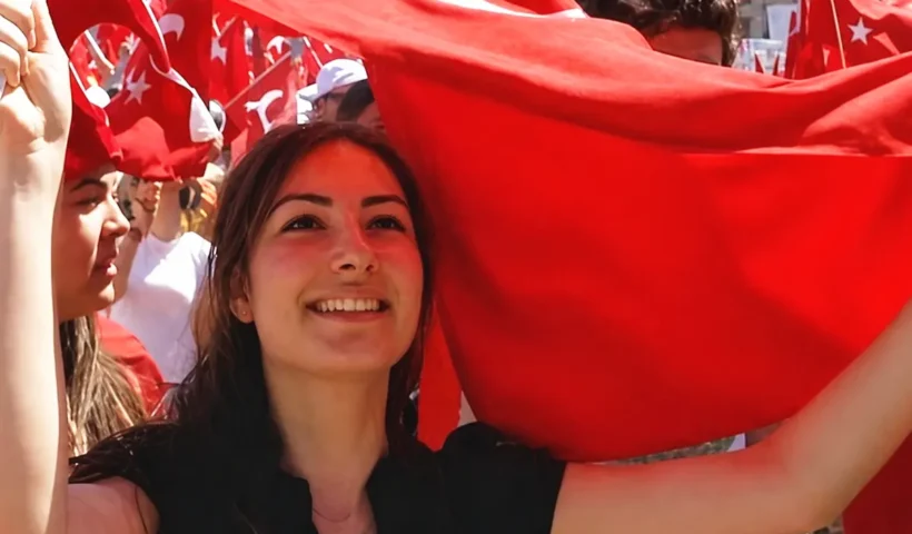 una chica de Izmir, en Turquía