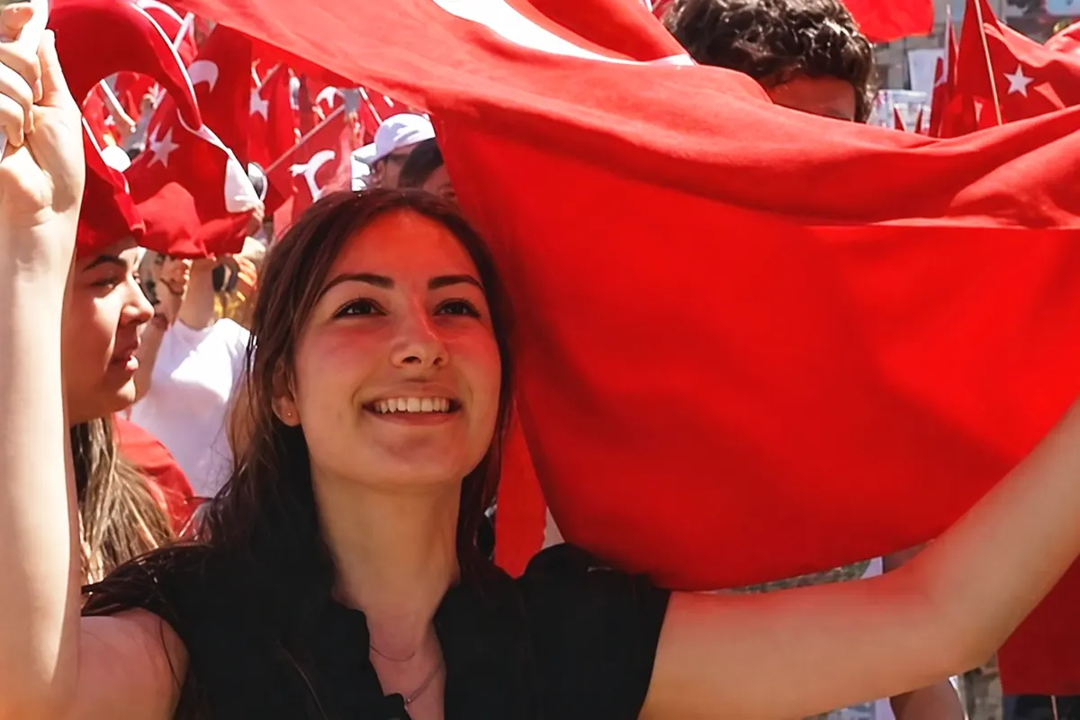 una chica de Izmir, en Turquía