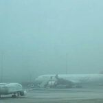 aeropuerto con niebla