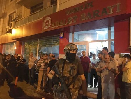 Gemlik (Bursa), asalto a juzgados