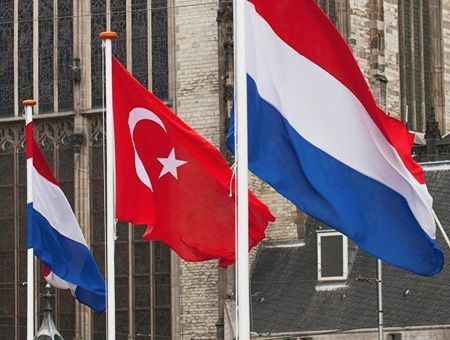 Holanda y Turquía, banderas