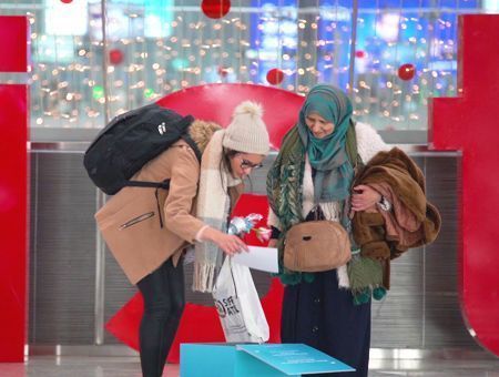 Surprise for women at Istanbul airport