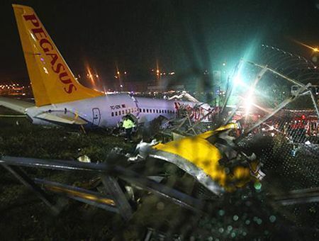 Pegasus crash at Istanbul´s airport