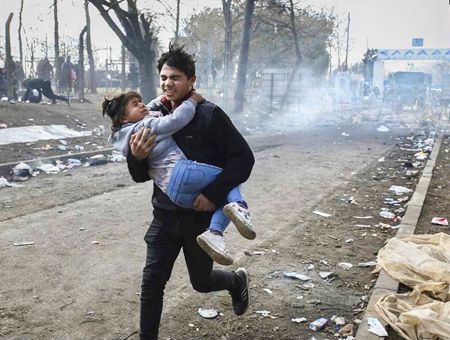 Refugee escapes in the Greek frontier