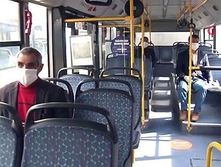 Istanbul, masks in bus due to coronavirus