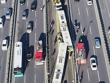 Istanbul, metrobuses accident