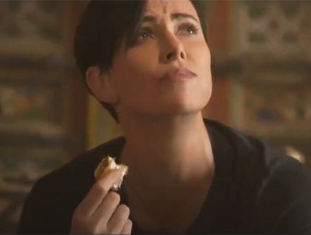 Charlize Theron praises baklava in Netflix