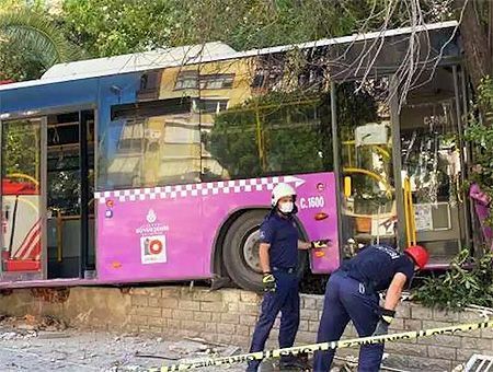 Istanbul, bus accident