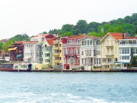 Istanbul, houses by the Bosphorus