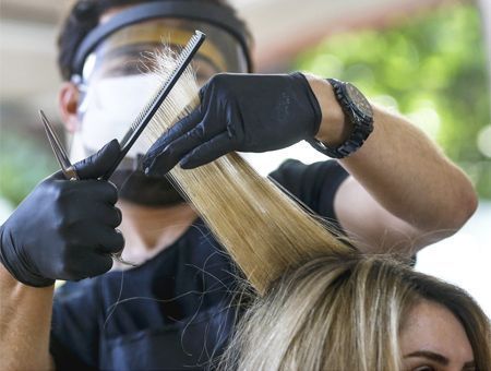 Turkey, hairdresser amidst pandemic