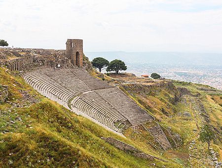 Turkey, ruins of theatre in Pergamon