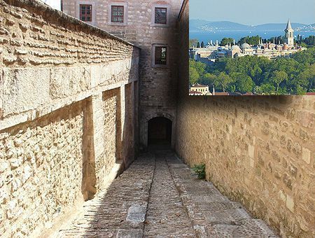 Istanbul, secret path in Topkapı Palace