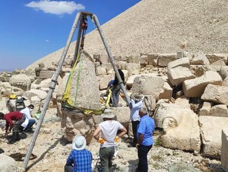 Turkey, statue restoration in Mount Nemrut