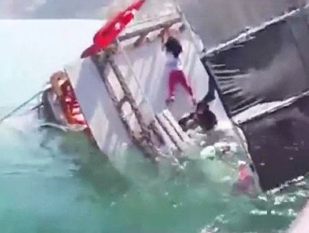 Turkey, tourist boat sinking