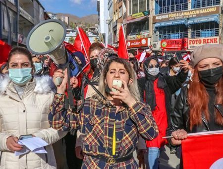 Turkey, women protest against PKK in Hakkari