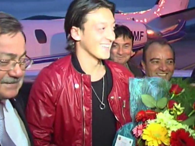 Fenerbahçe, Mesut Mesut Özil arrives in Istanbul