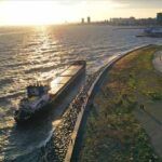Istanbul, ship runs aground