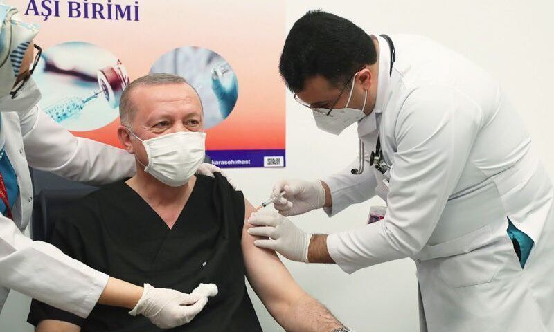 Turkey, Erdoğan receives coronavirus vaccine