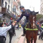 Turkey, police gives flowers to women on International Women's Day