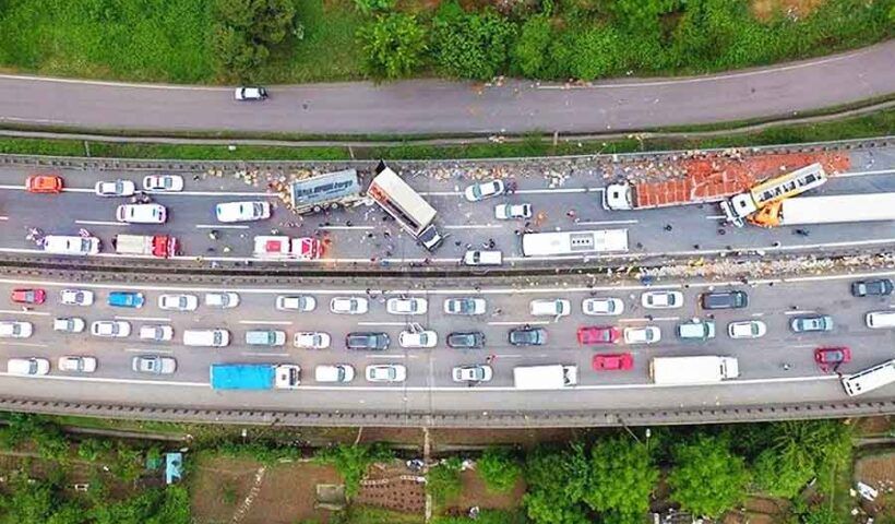 Turkey, highway accident in İzmit