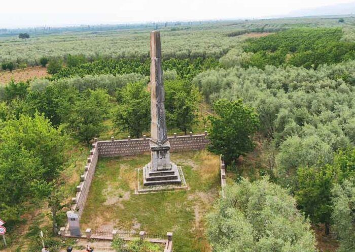 Turkey, Roman obelisk near İznik, ancient Nicea