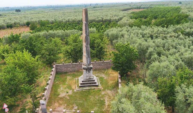 Turkey, Roman obelisk near İznik, ancient Nicea