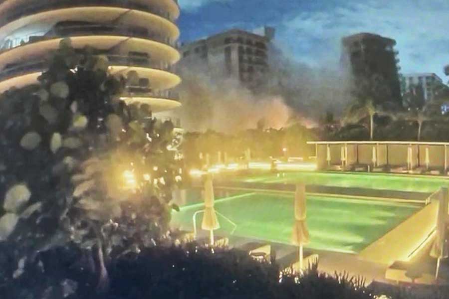 USA, building collapses in Miami