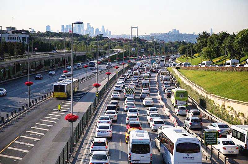 Istanbul, exodus for the Feast of Sacrifice