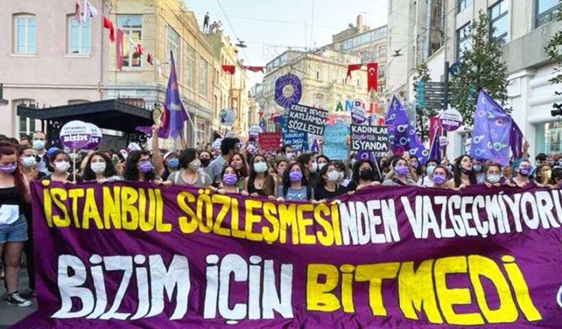 Istanbul, women protests for the withdrawal of gender violence convention