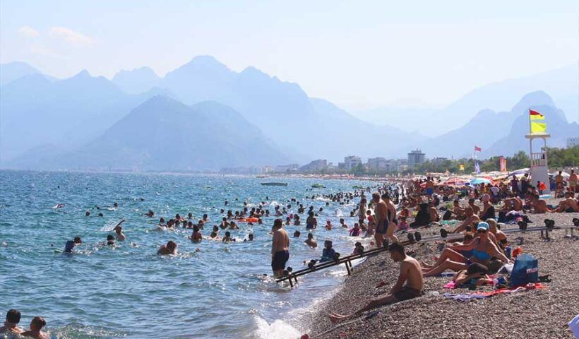 Turkey, beaches full of tourists in Antalya