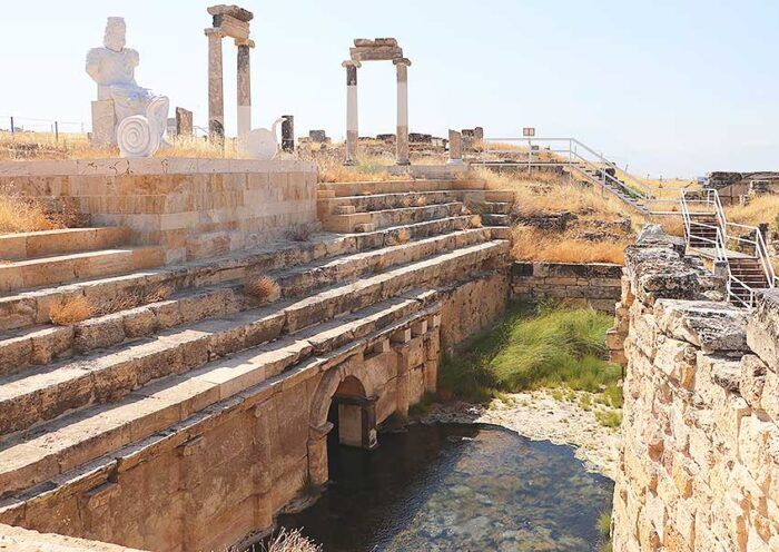 Turkey, Hell's Gate in Hierapolis, Pamukkale