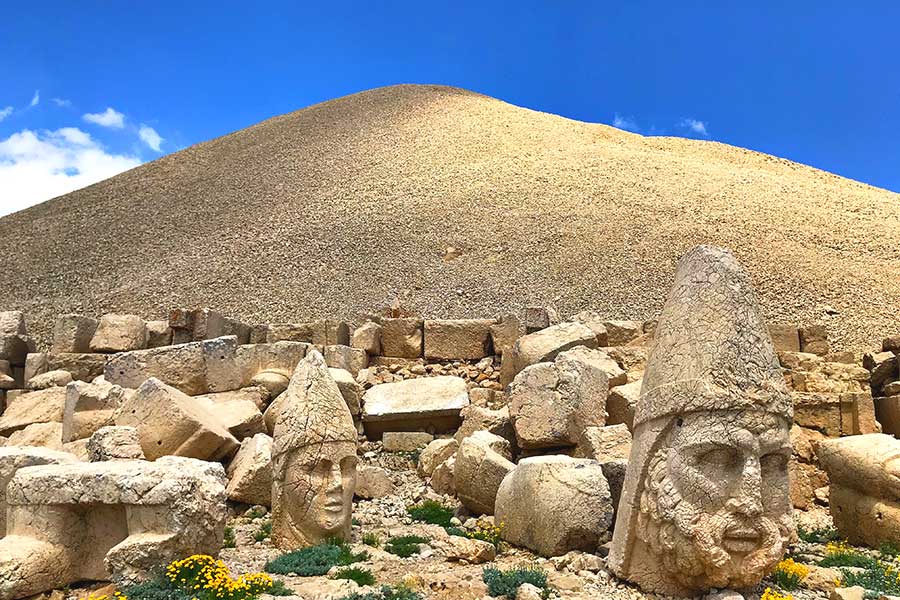 Turkey, tourism in Mount Nemrut