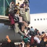 Afganistán, afganos huyendo del aeropuerto de Kabul