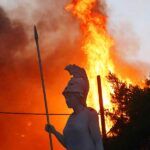Greece, wildfires close to Olympia