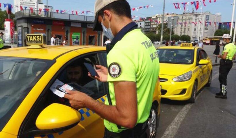 Istanbul, police make controls on taxi drivers