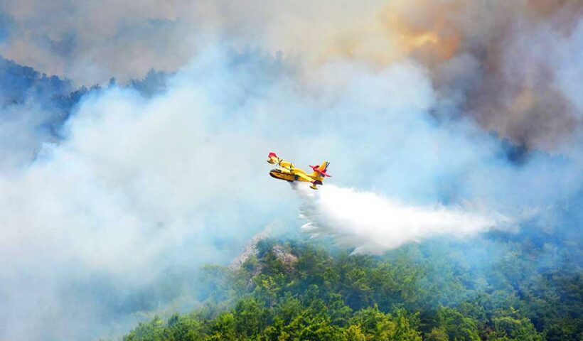 Turkey, Spanish plane fights wildfires
