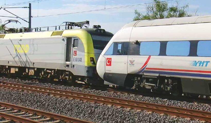 Istanbul, trains avoid head-on collision