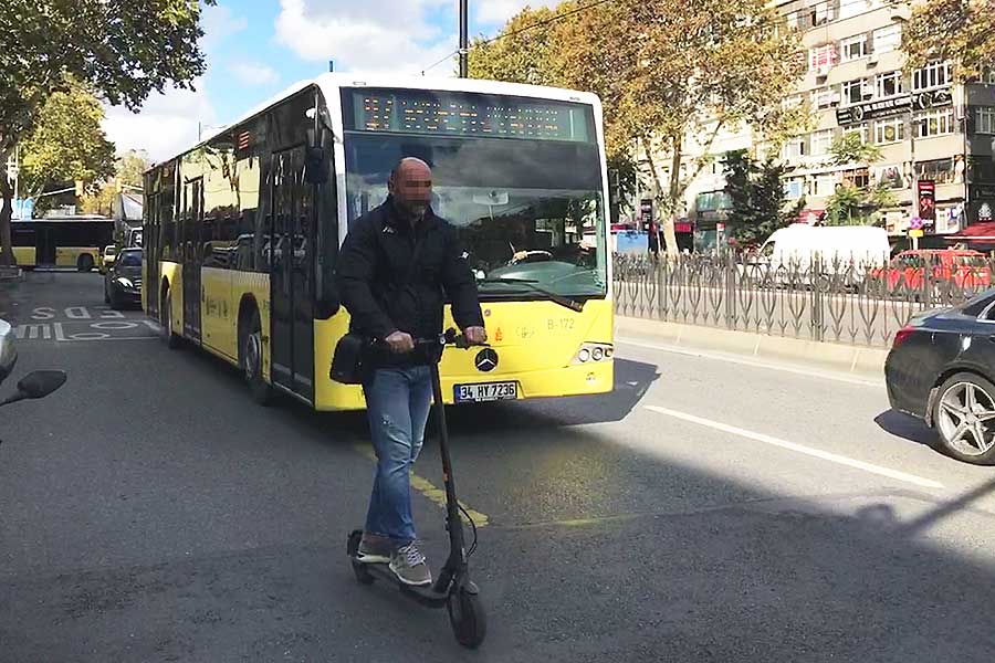 Estambul, patinetes eléctricos y tráfico