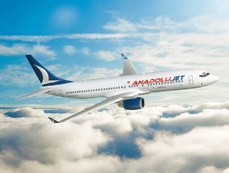 Aerolínea turca AnadoluJet, avión