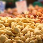 alimentos, patatas y cebollas