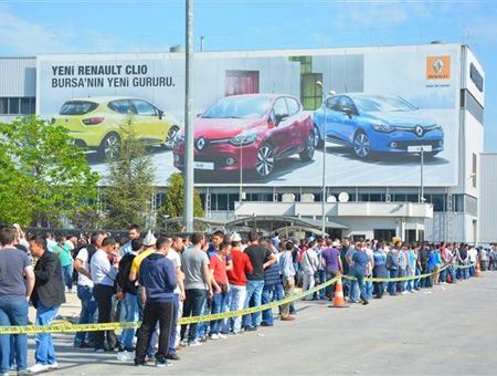 Bursa, huelga en la fábrica Renault
