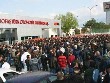 Bursa, trabajadores de FIAT en huelga