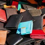 carteras y productos en venta