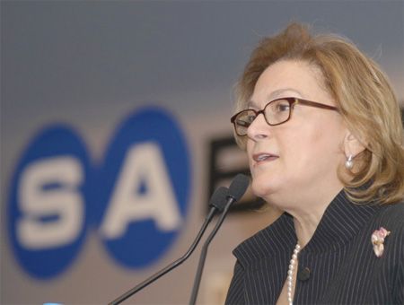Güler Sabancı, holding