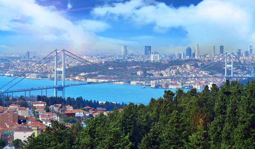 Istanbul, bridge over the Bosphorus