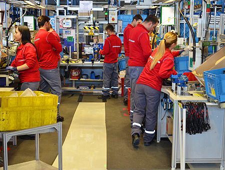 Kocaeli, Turquía, fábrica de componentes de automóviles