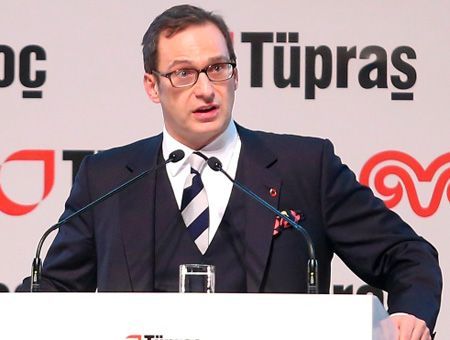 Ömer Koç, holding